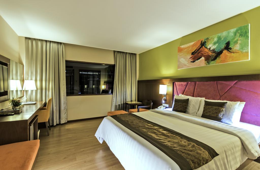 Navarat Heritage Hotel Kamphaeng Phet Exterior photo
