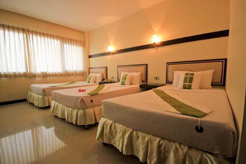 Navarat Heritage Hotel Kamphaeng Phet Exterior photo