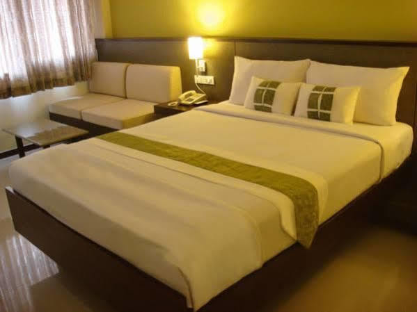 Navarat Heritage Hotel Kamphaeng Phet Exterior photo