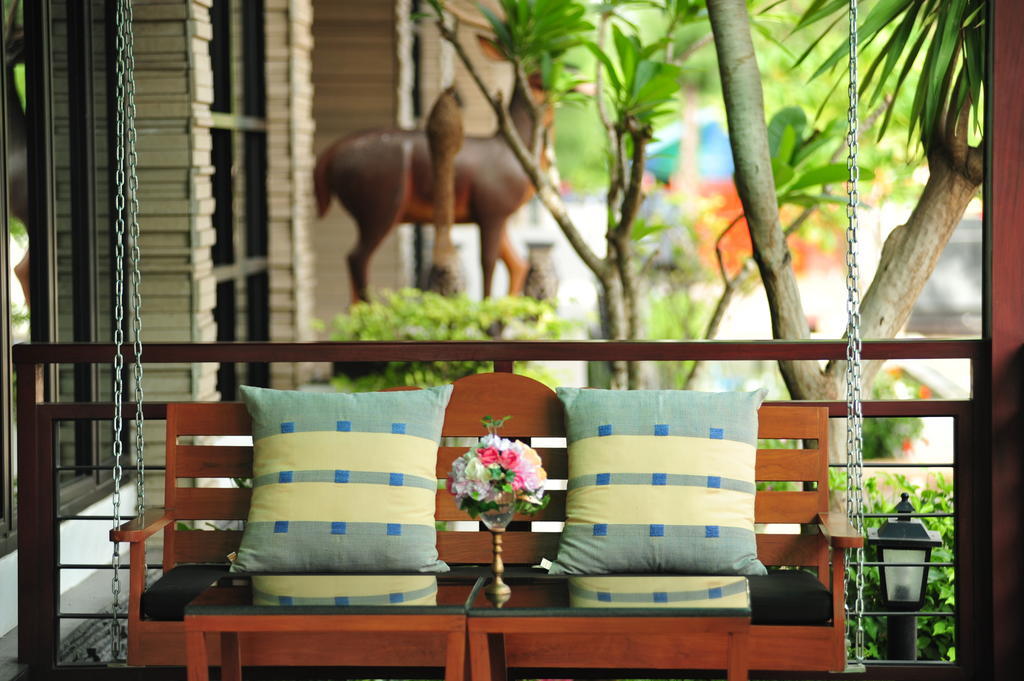 Navarat Heritage Hotel Kamphaeng Phet Exterior photo
